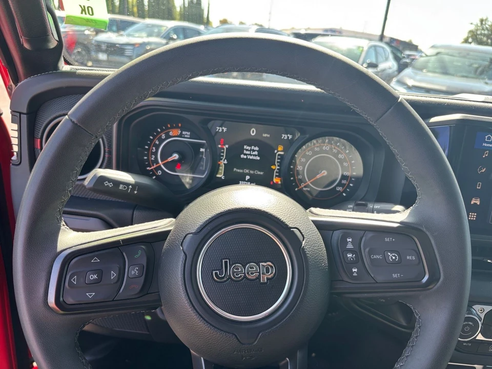 2025 Jeep JL Wrangler - Image 28 of 31