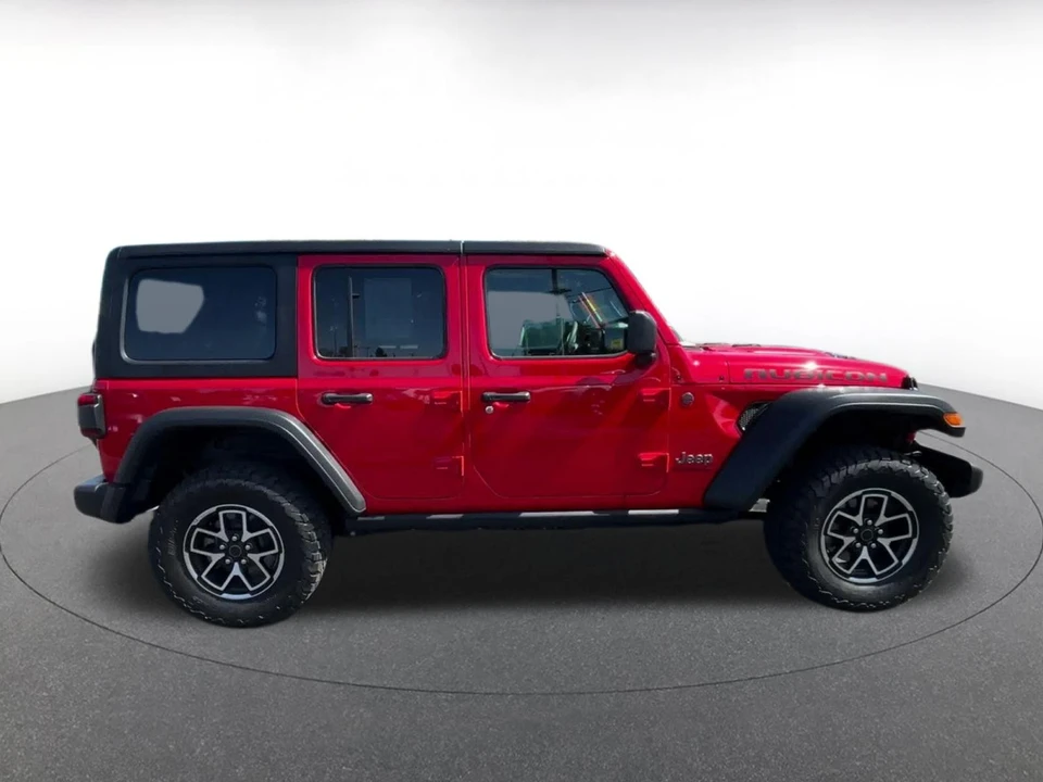 2025 Jeep JL Wrangler - Image 17 of 31