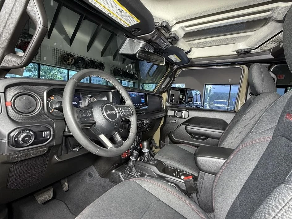 2025 Jeep JL Wrangler - Image 13 of 30