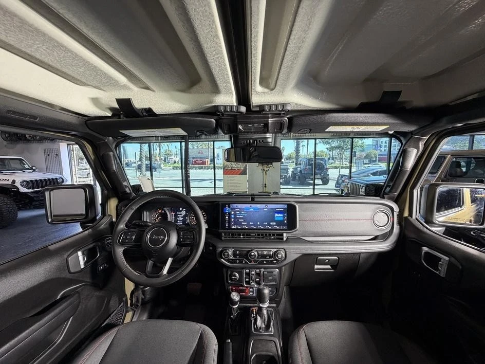 2025 Jeep JL Wrangler - Image 18 of 30