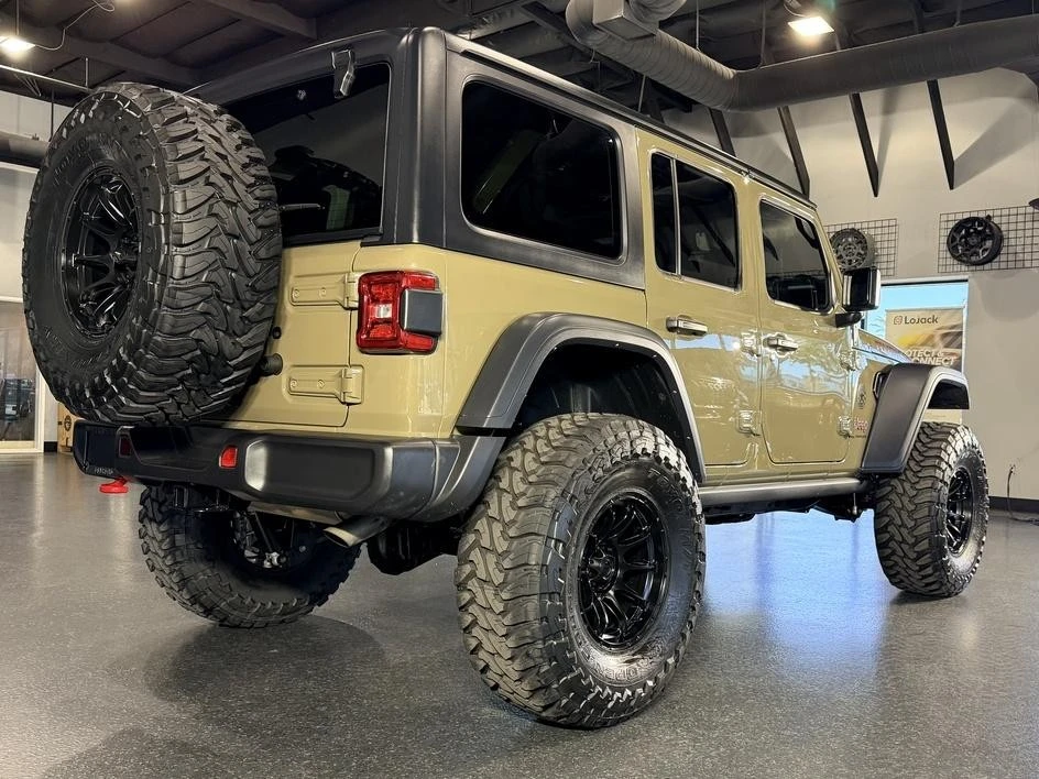 2025 Jeep JL Wrangler - Image 12 of 30