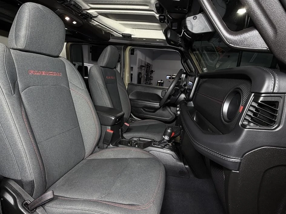 2025 Jeep JL Wrangler - Image 16 of 30