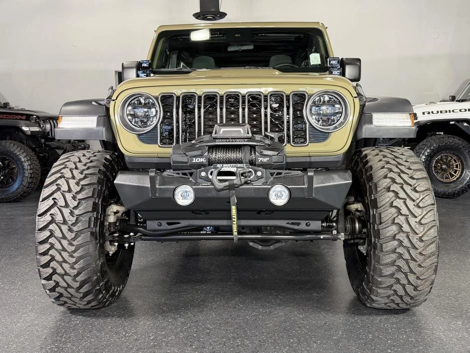 2025 Jeep JL Wrangler - Image 3 of 30