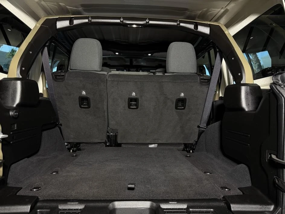2025 Jeep JL Wrangler - Image 22 of 30
