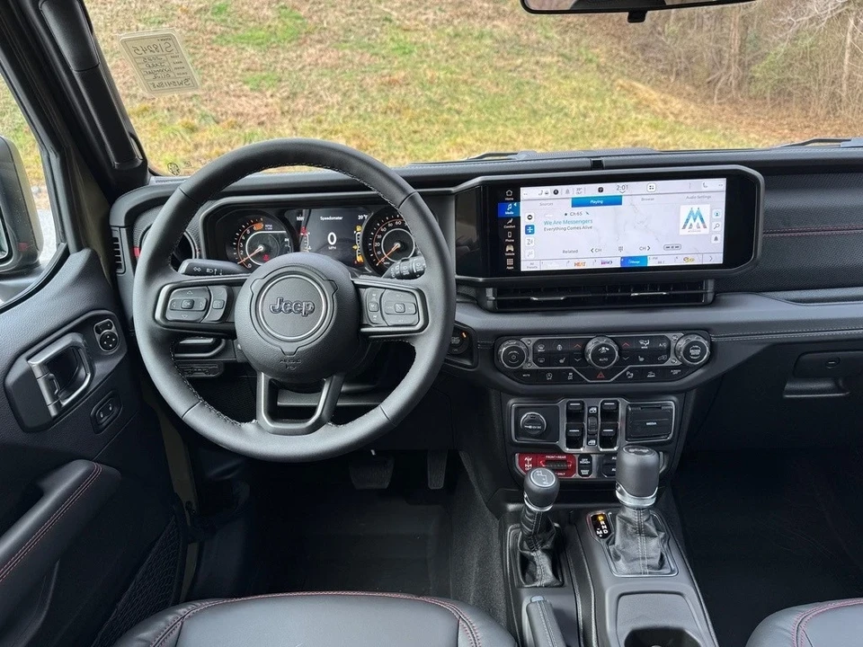 2025 Jeep JL Wrangler - Image 13 of 21