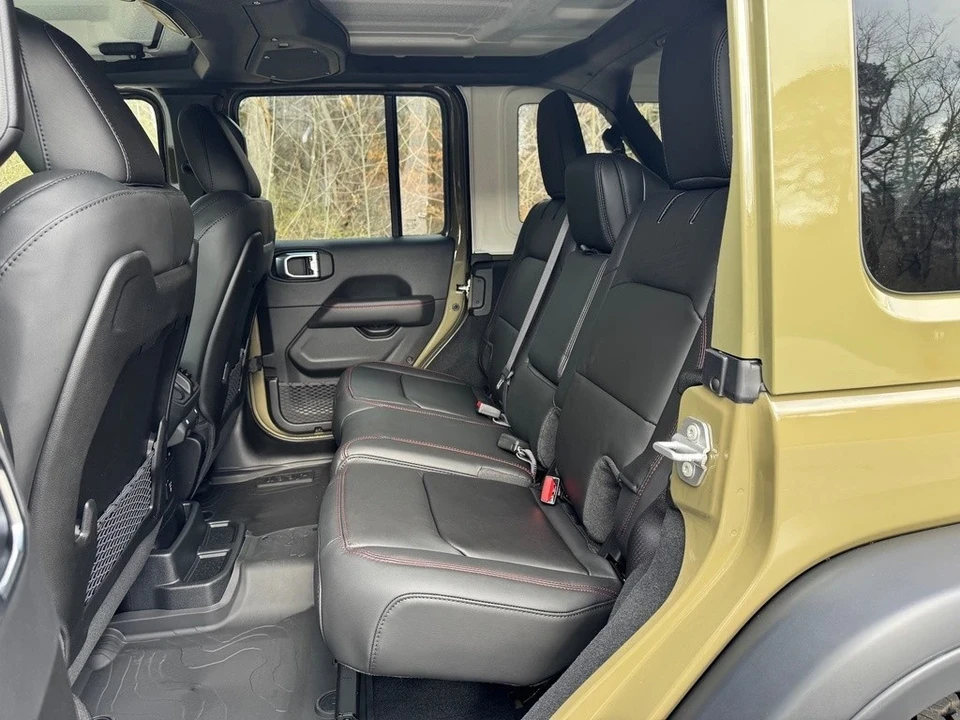 2025 Jeep JL Wrangler - Image 17 of 21