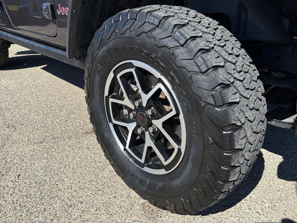 2025 Jeep JL Wrangler - Image 30 of 31