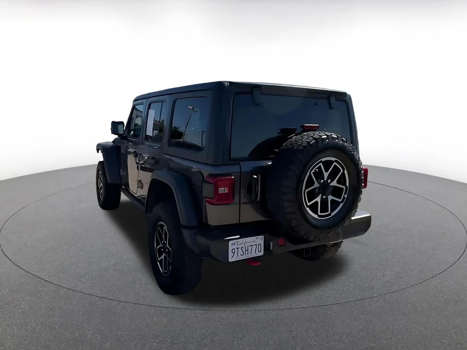 2025 Jeep JL Wrangler - Image 12 of 31