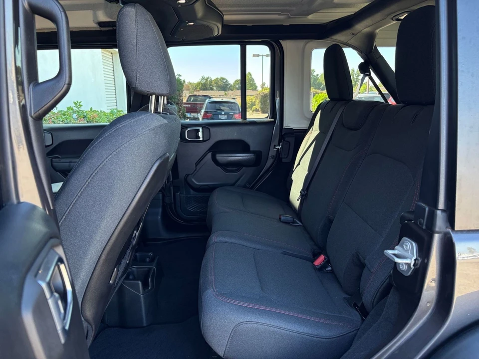 2025 Jeep JL Wrangler - Image 26 of 31