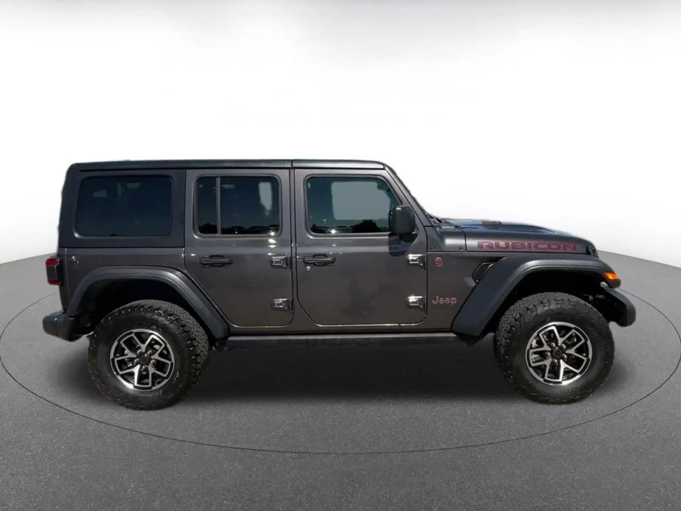 2025 Jeep JL Wrangler - Image 17 of 31