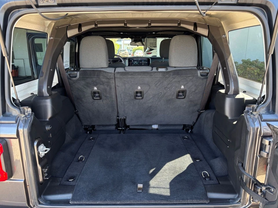 2025 Jeep JL Wrangler - Image 31 of 31