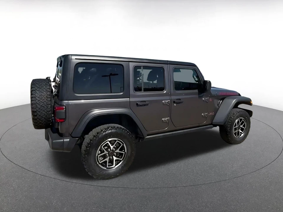 2025 Jeep JL Wrangler - Image 15 of 31