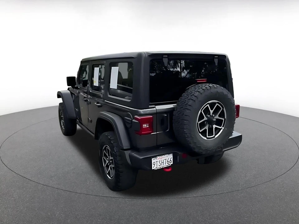 2025 Jeep JL Wrangler - Image 16 of 31