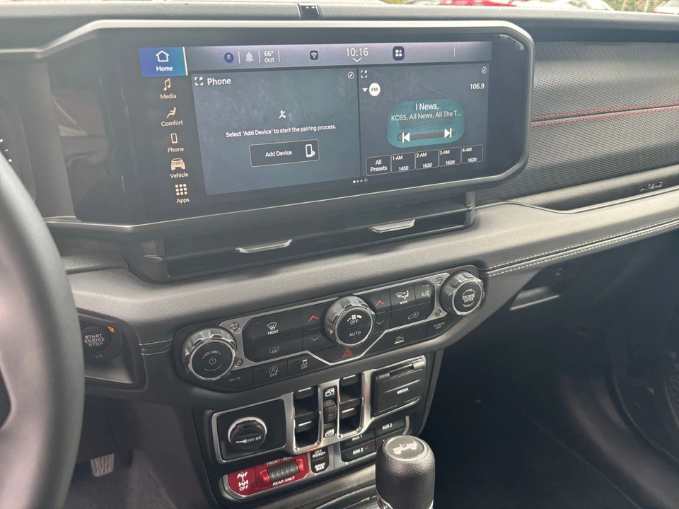 2025 Jeep JL Wrangler - Image 18 of 31