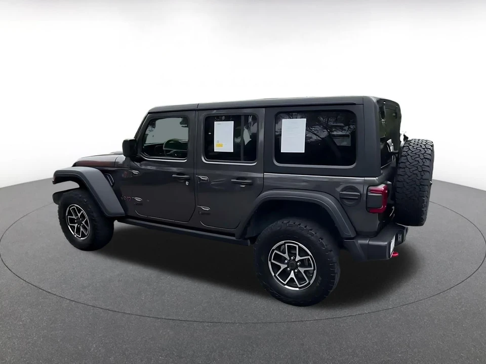 2025 Jeep JL Wrangler - Image 11 of 31