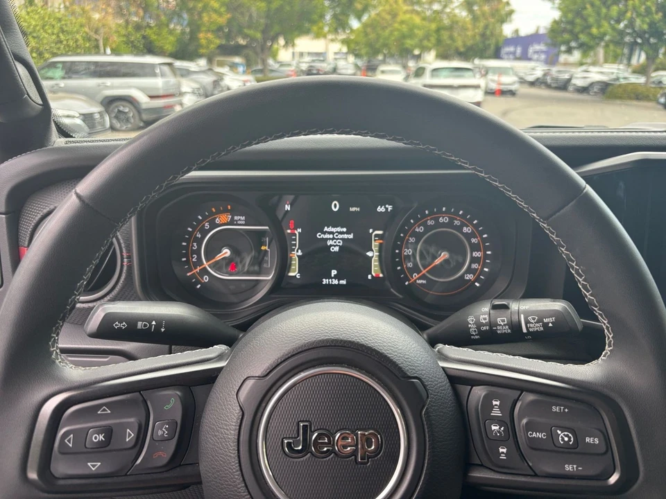 2025 Jeep JL Wrangler - Image 28 of 31