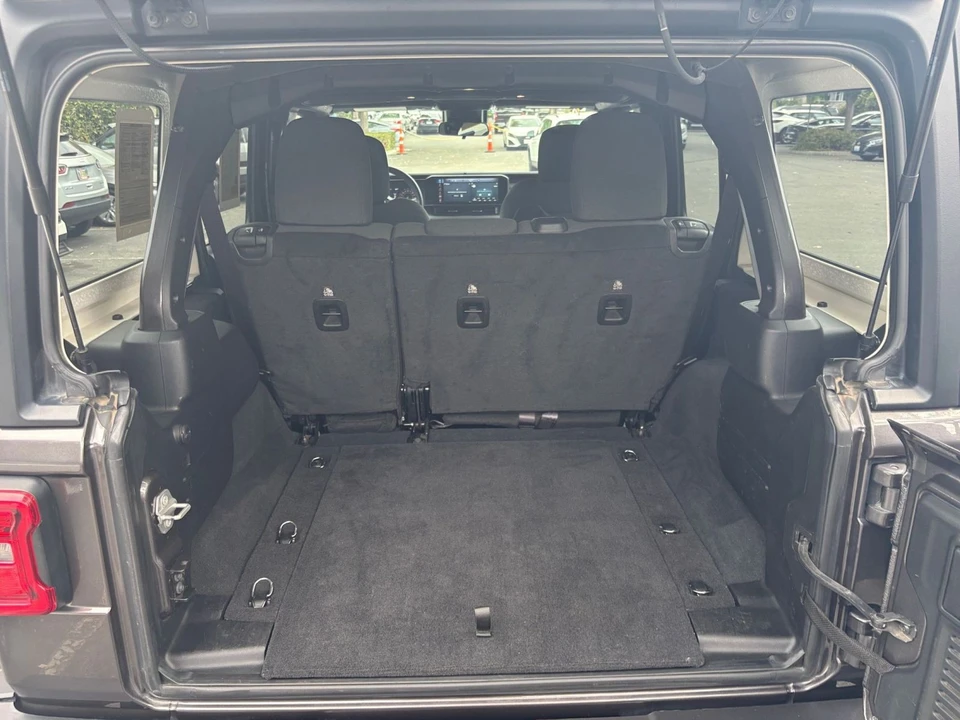 2025 Jeep JL Wrangler - Image 31 of 31