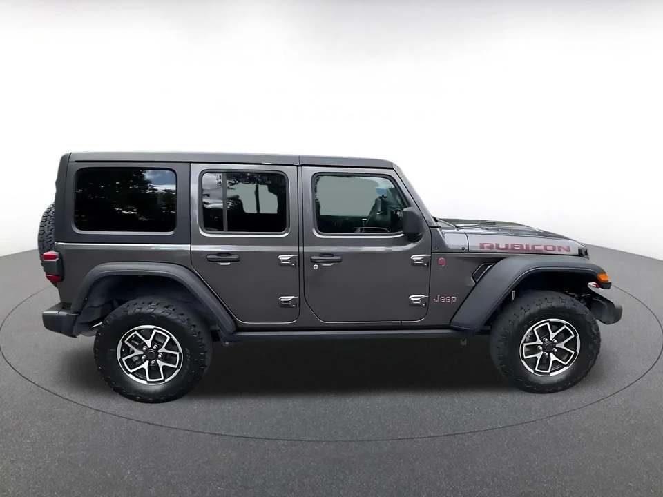 2025 Jeep JL Wrangler - Image 17 of 31