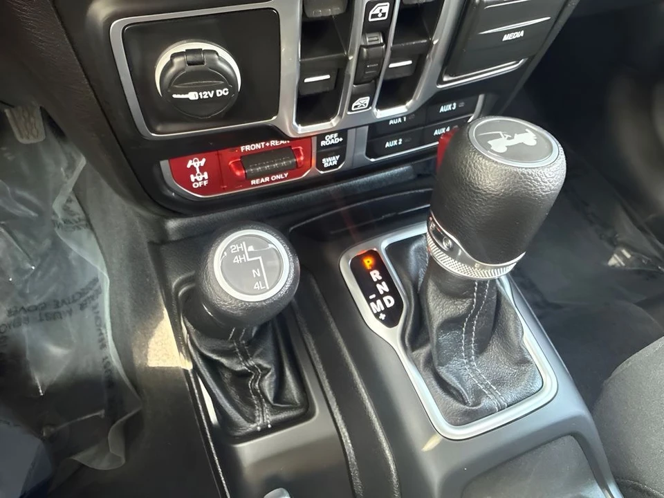 2025 Jeep JL Wrangler - Image 16 of 26