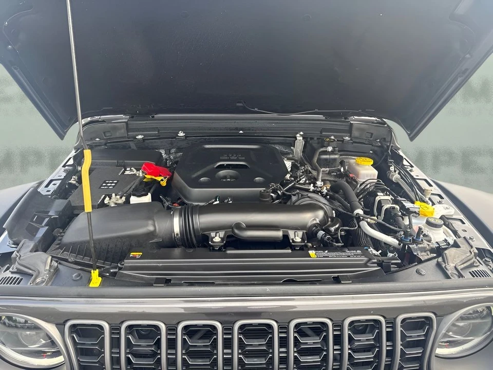 2025 Jeep JL Wrangler - Image 24 of 26