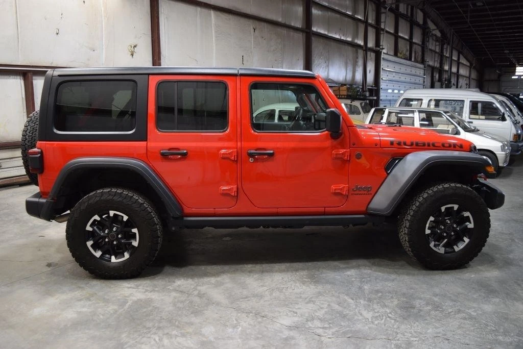 2025 Jeep JL Wrangler - Image 9 of 31