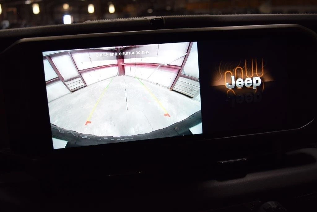 2025 Jeep JL Wrangler - Image 30 of 31