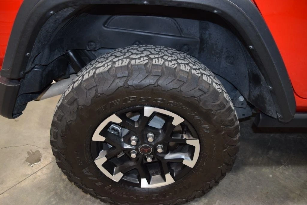 2025 Jeep JL Wrangler - Image 11 of 31