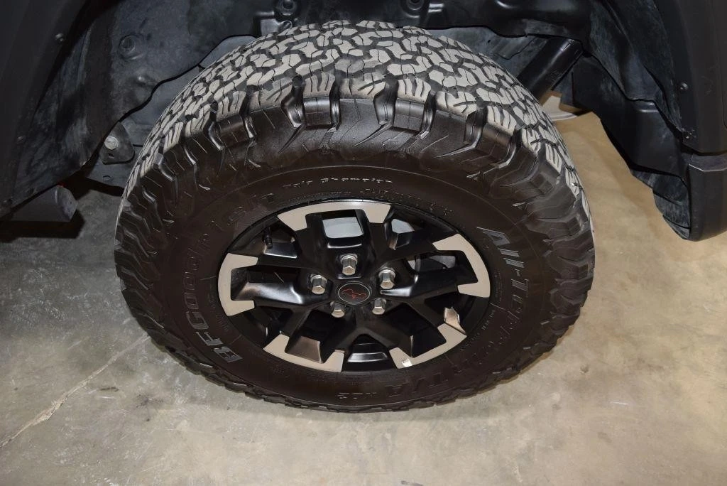 2025 Jeep JL Wrangler - Image 12 of 31