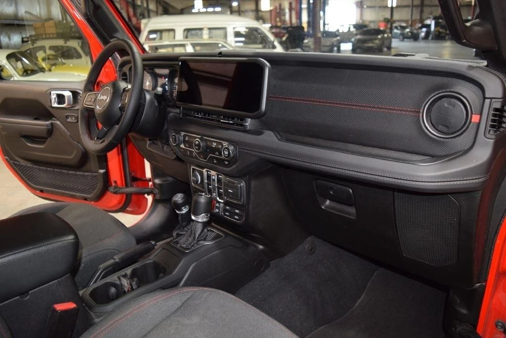 2025 Jeep JL Wrangler - Image 22 of 31