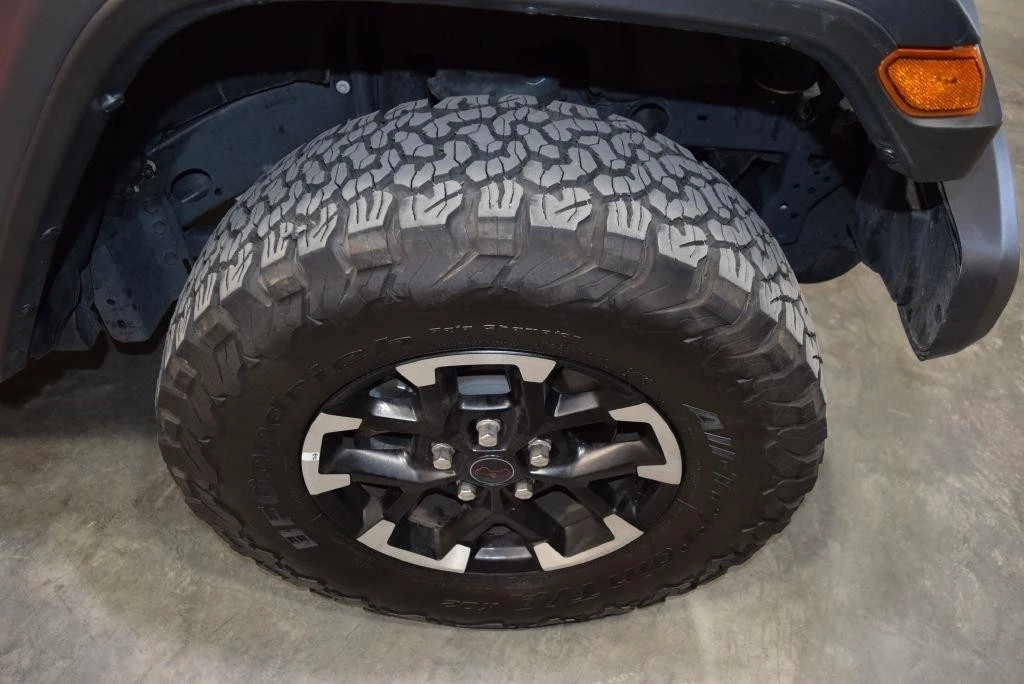 2025 Jeep JL Wrangler - Image 10 of 31