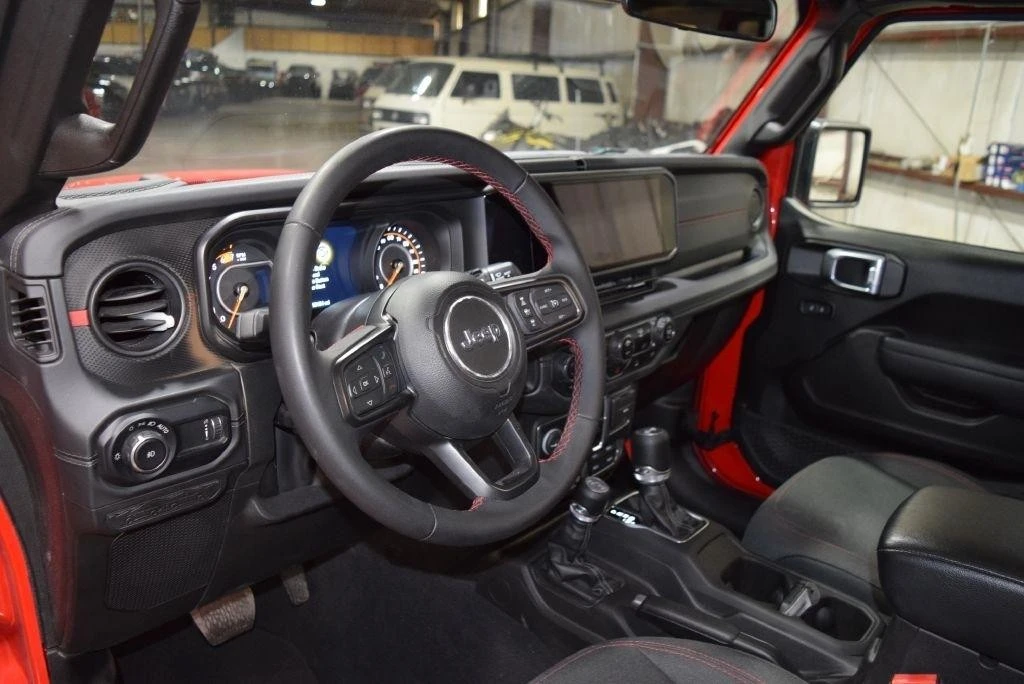 2025 Jeep JL Wrangler - Image 26 of 31