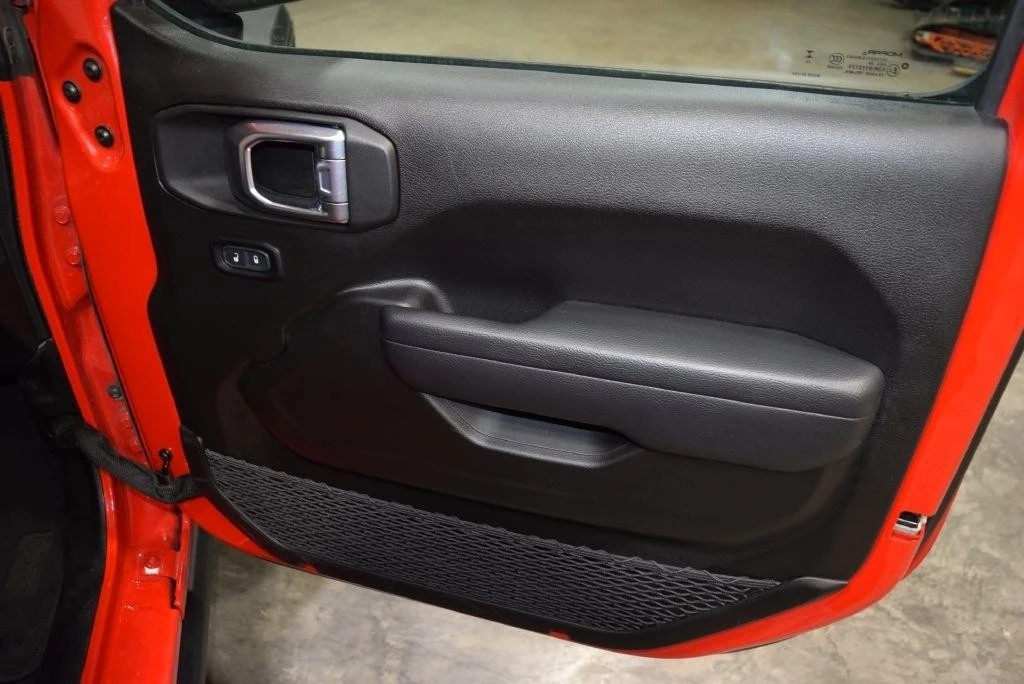 2025 Jeep JL Wrangler - Image 21 of 31