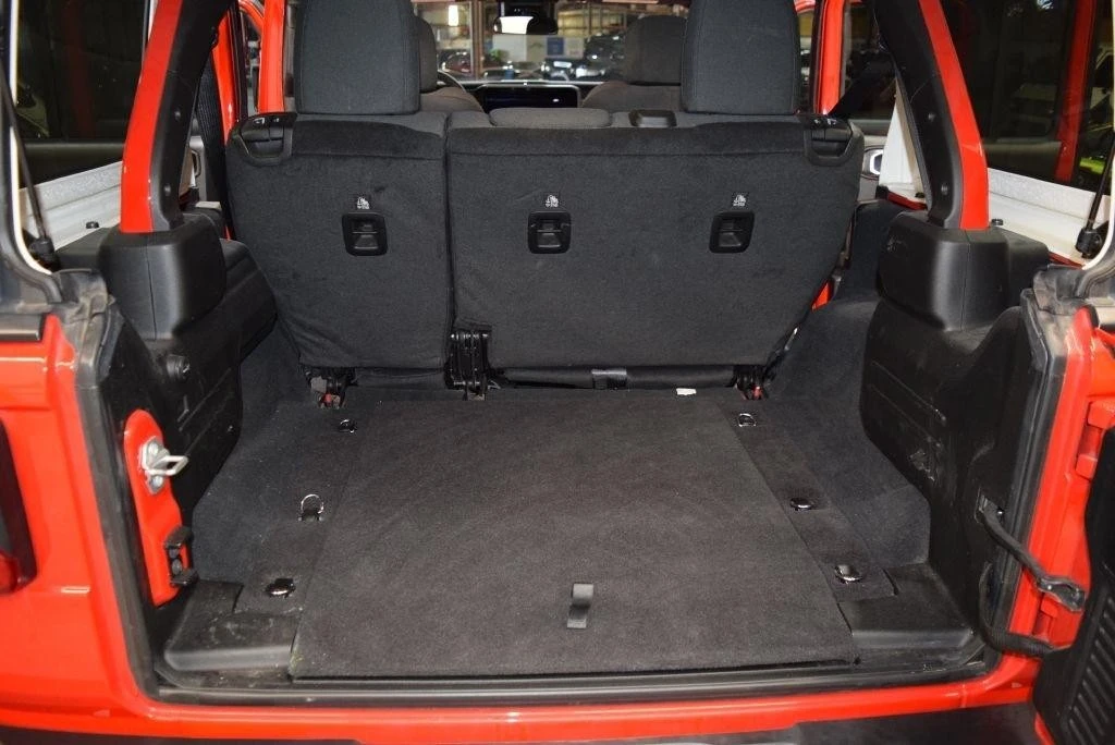 2025 Jeep JL Wrangler - Image 14 of 31
