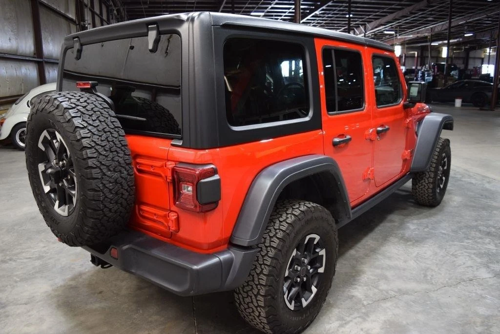 2025 Jeep JL Wrangler - Image 8 of 31