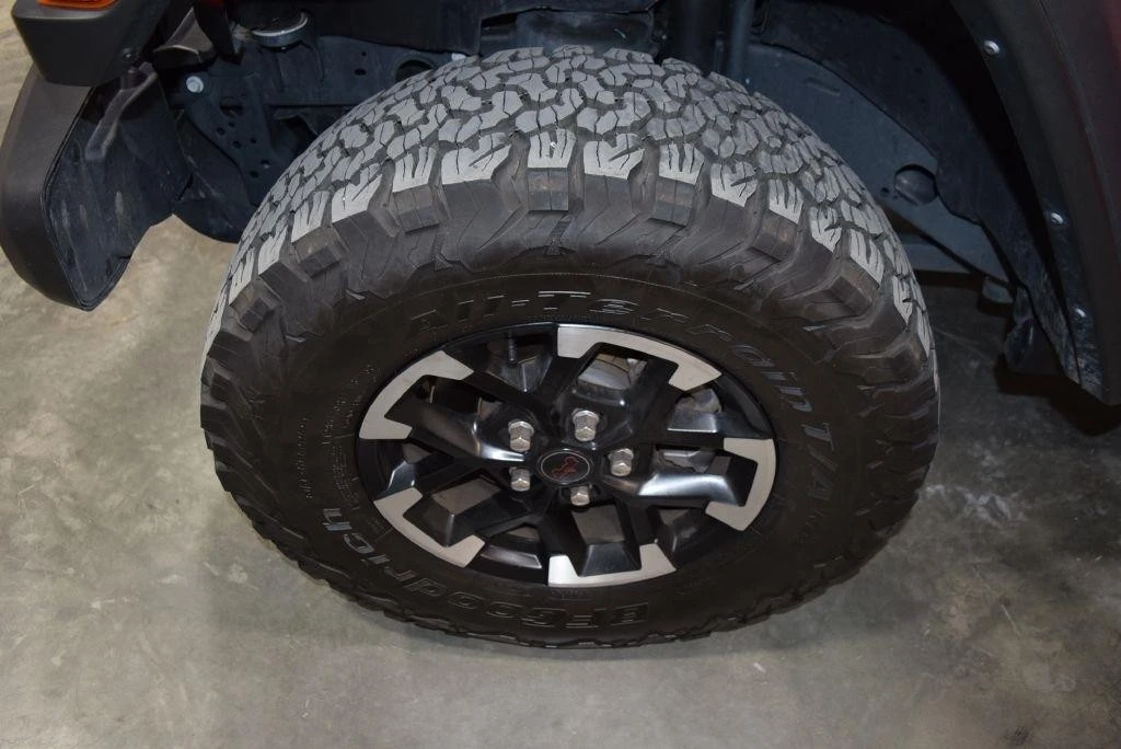 2025 Jeep JL Wrangler - Image 13 of 31