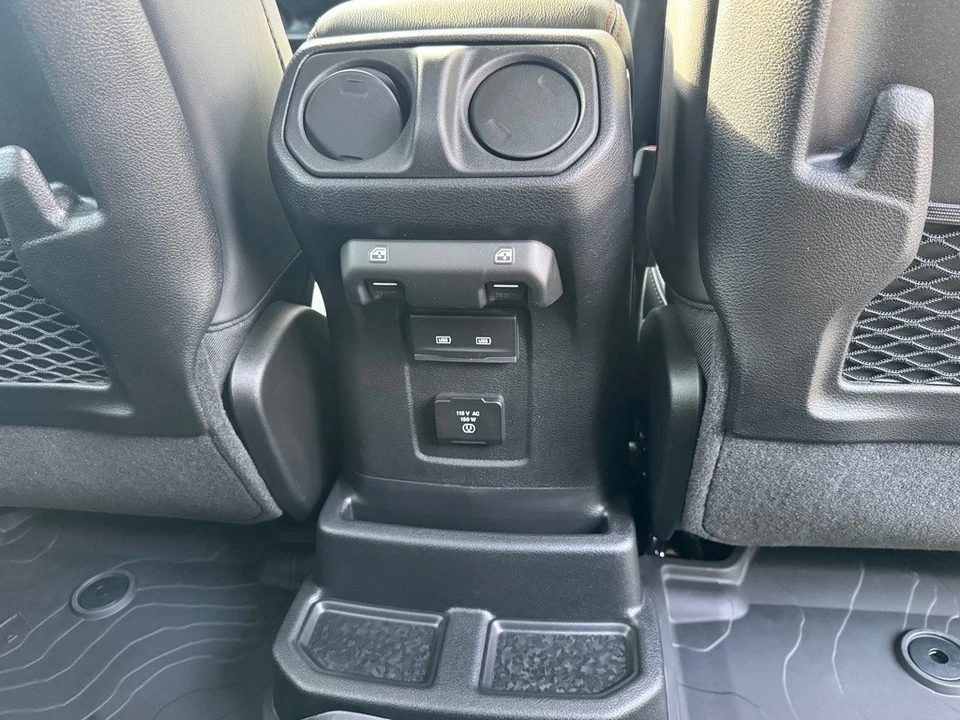 2025 Jeep JL Wrangler - Image 21 of 21