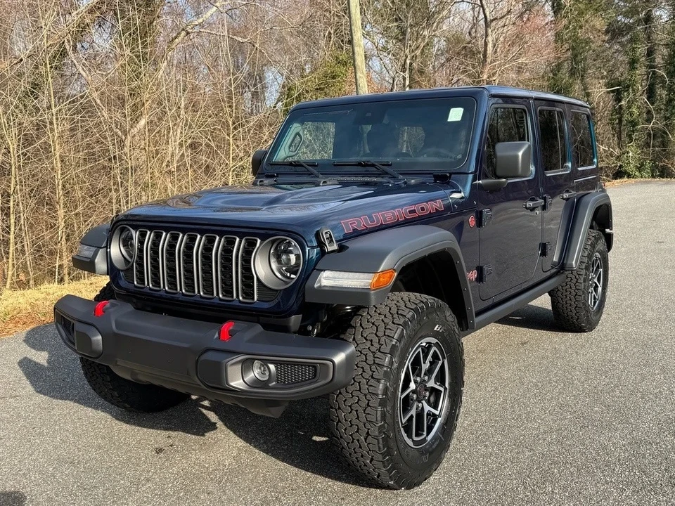 2025 Jeep JL Wrangler - Image 3 of 21