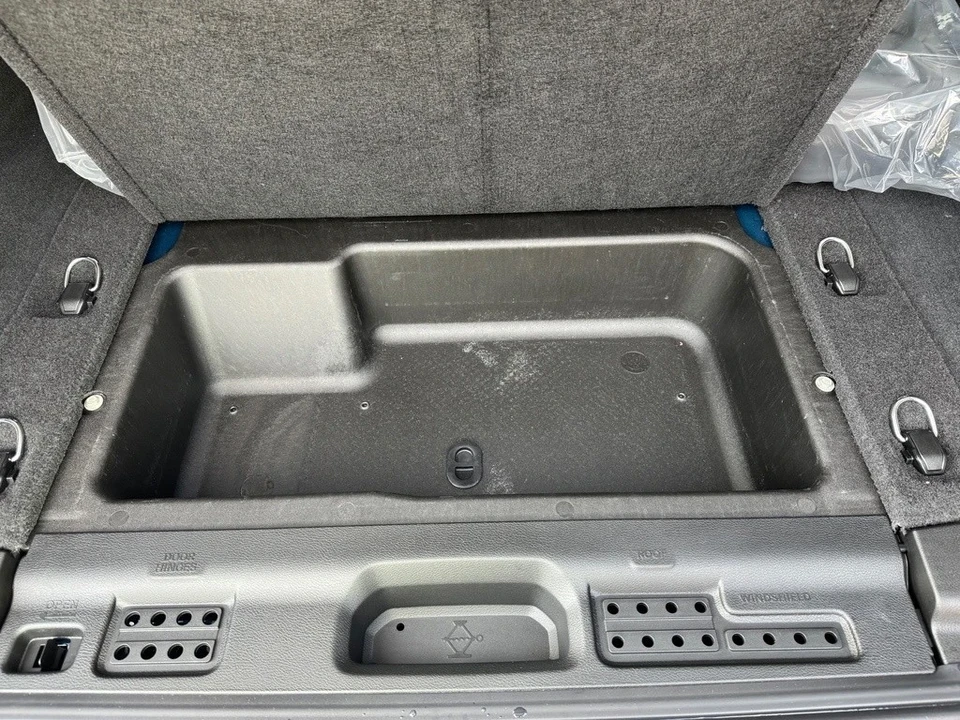 2025 Jeep JL Wrangler - Image 19 of 21