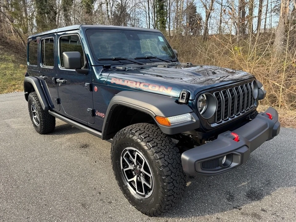 2025 Jeep JL Wrangler - Image 5 of 21
