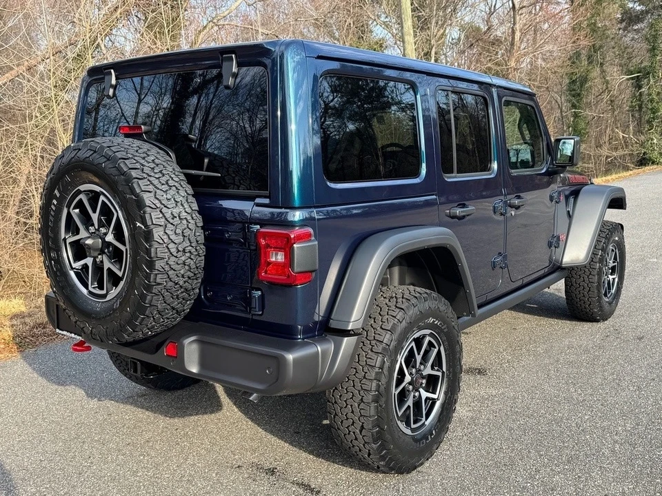 2025 Jeep JL Wrangler - Image 7 of 21