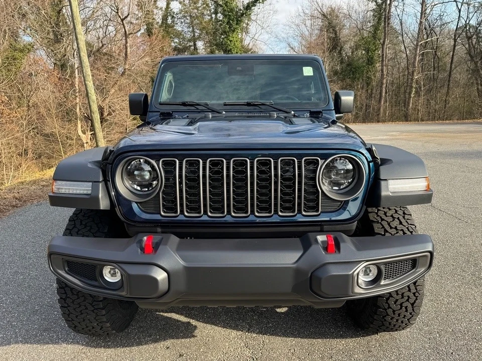 2025 Jeep JL Wrangler - Image 4 of 21