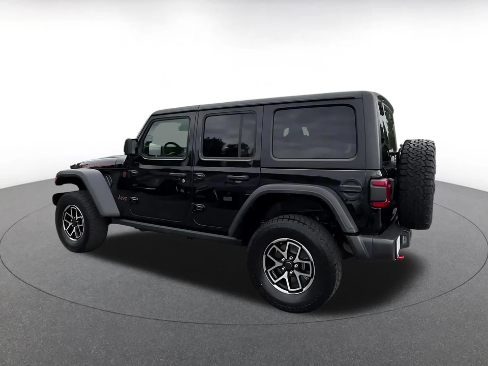 2025 Jeep JL Wrangler - Image 11 of 31