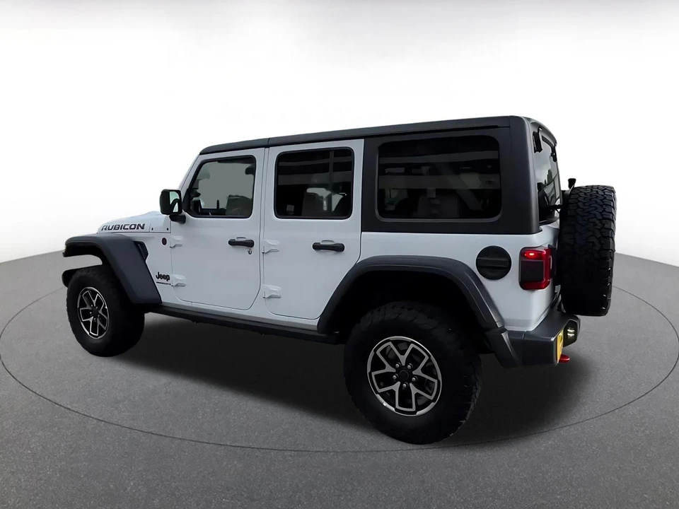 2025 Jeep JL Wrangler - Image 9 of 31