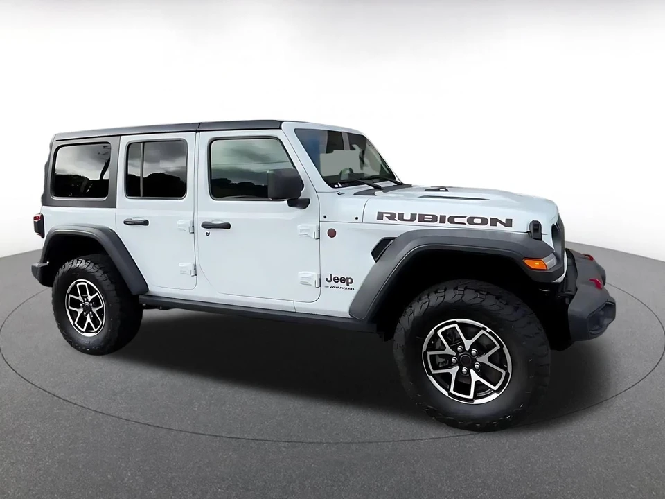 2025 Jeep JL Wrangler - Image 18 of 31