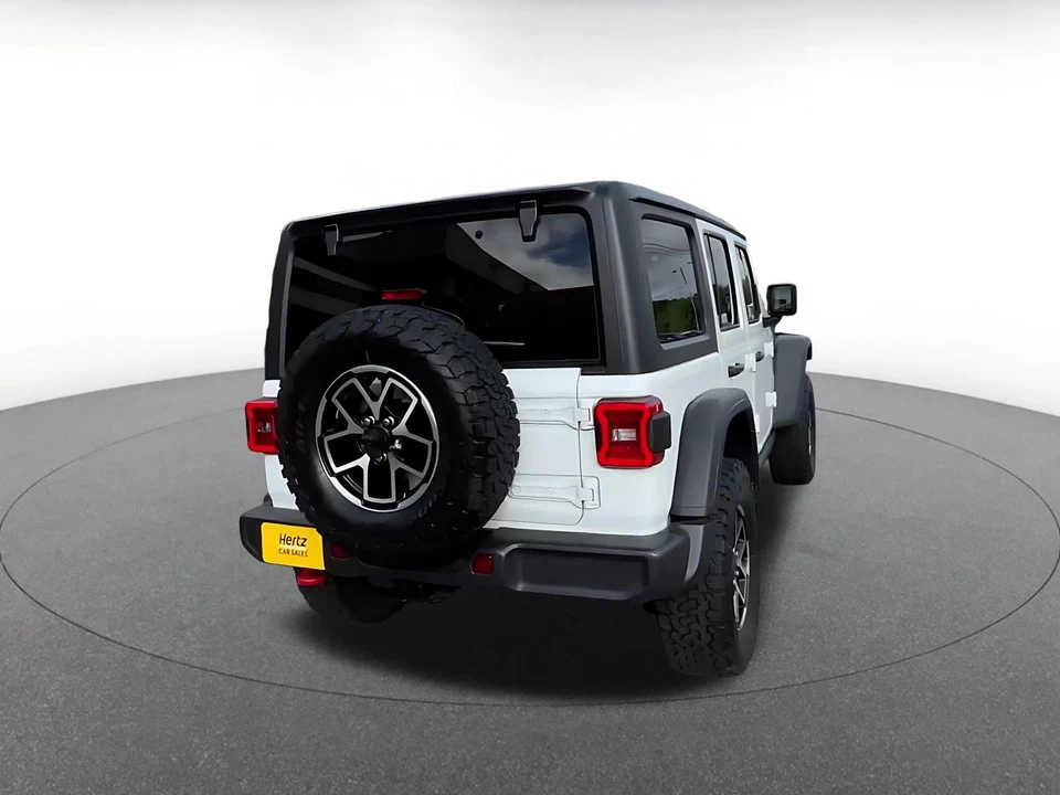 2025 Jeep JL Wrangler - Image 14 of 31