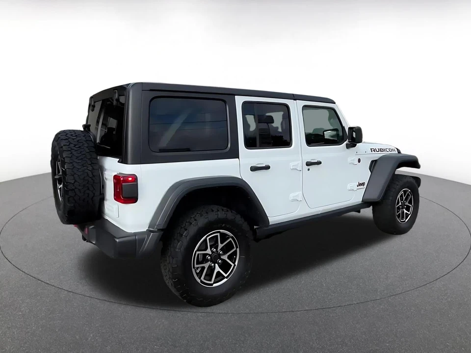 2025 Jeep JL Wrangler - Image 16 of 31
