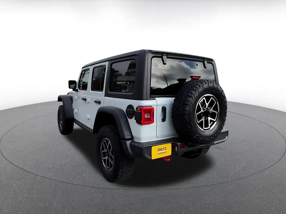 2025 Jeep JL Wrangler - Image 11 of 31