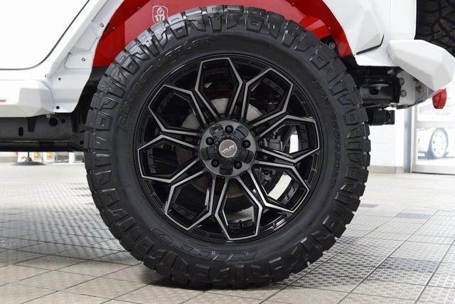 2025 Jeep JL Wrangler - Image 26 of 31