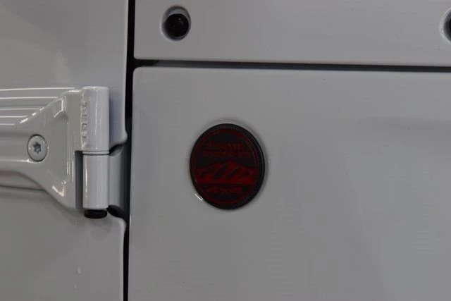 2025 Jeep JL Wrangler - Image 15 of 31