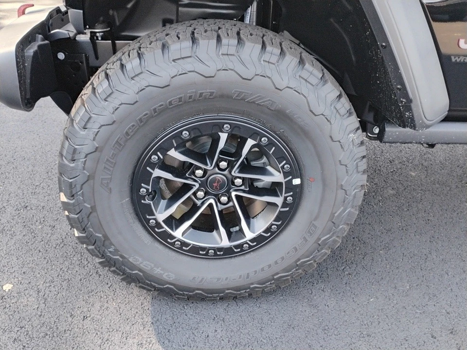 2025 Jeep JL Wrangler - Image 10 of 12